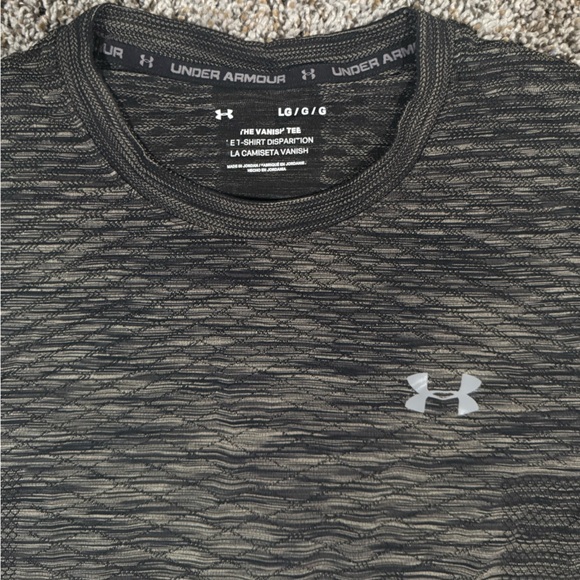 Under Armour Charcoal and Black Textured Tee - Picture 2 of 3